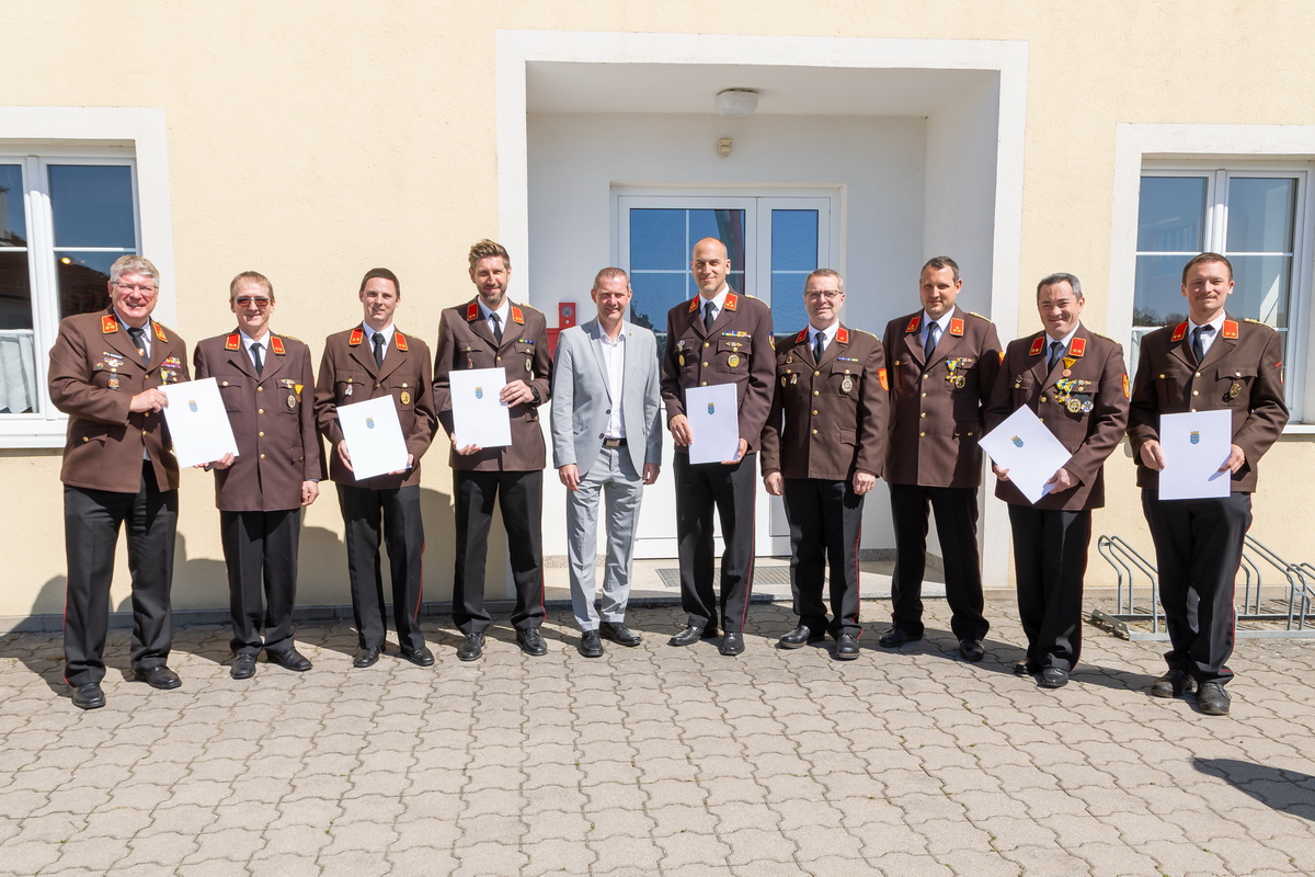 Florianimesse mit Ehrungen verdienter Kameraden in Senning