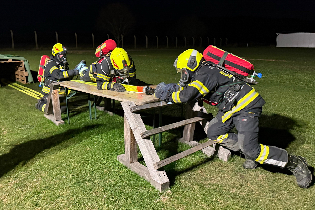 FF Leitzersdorf – 3 Trupps traten zur Ausbildungsprüfung Atemschutz an