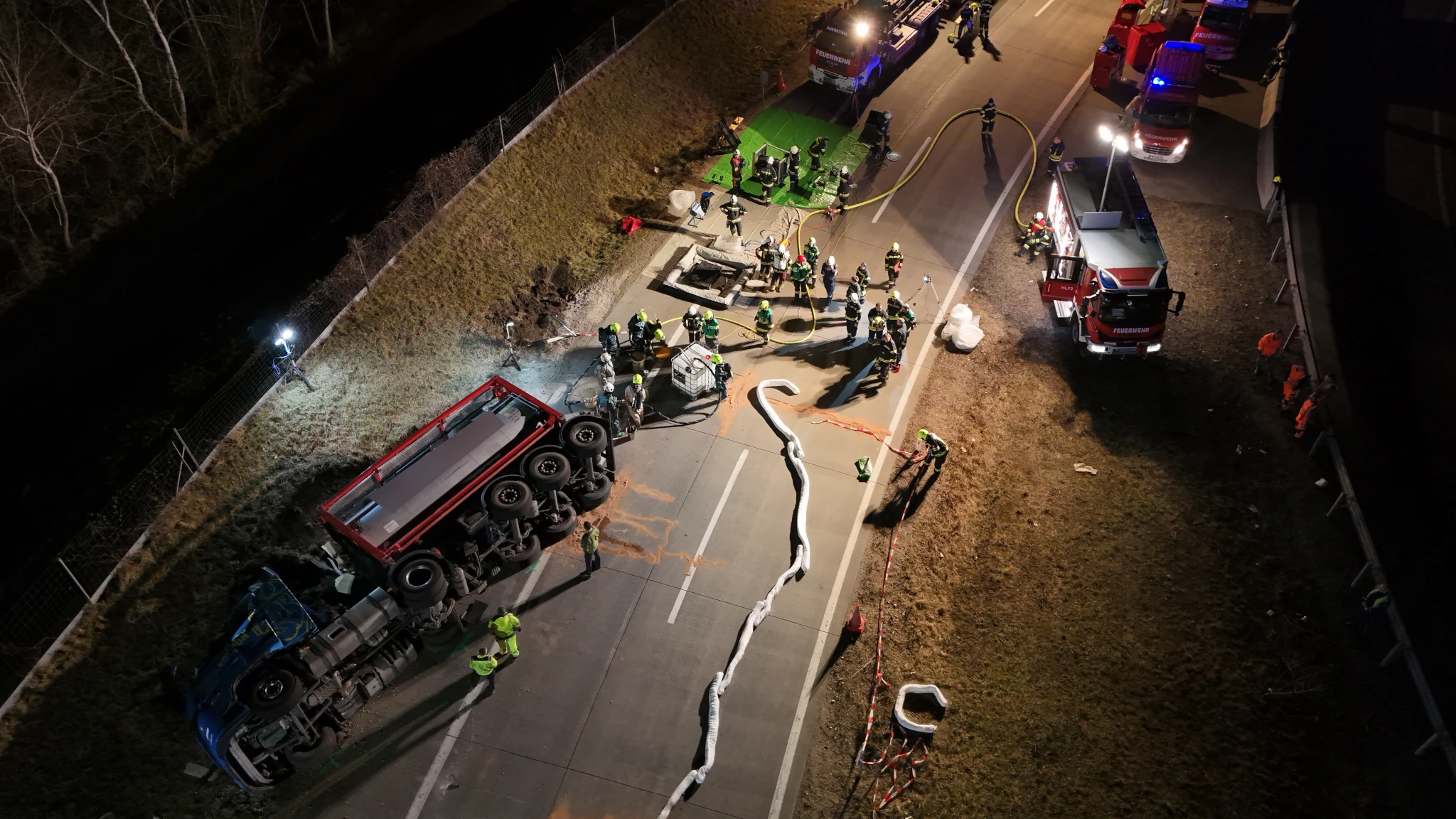 Unfall mit Gefahrguttransport auf der S1 – Auffahrt A22 