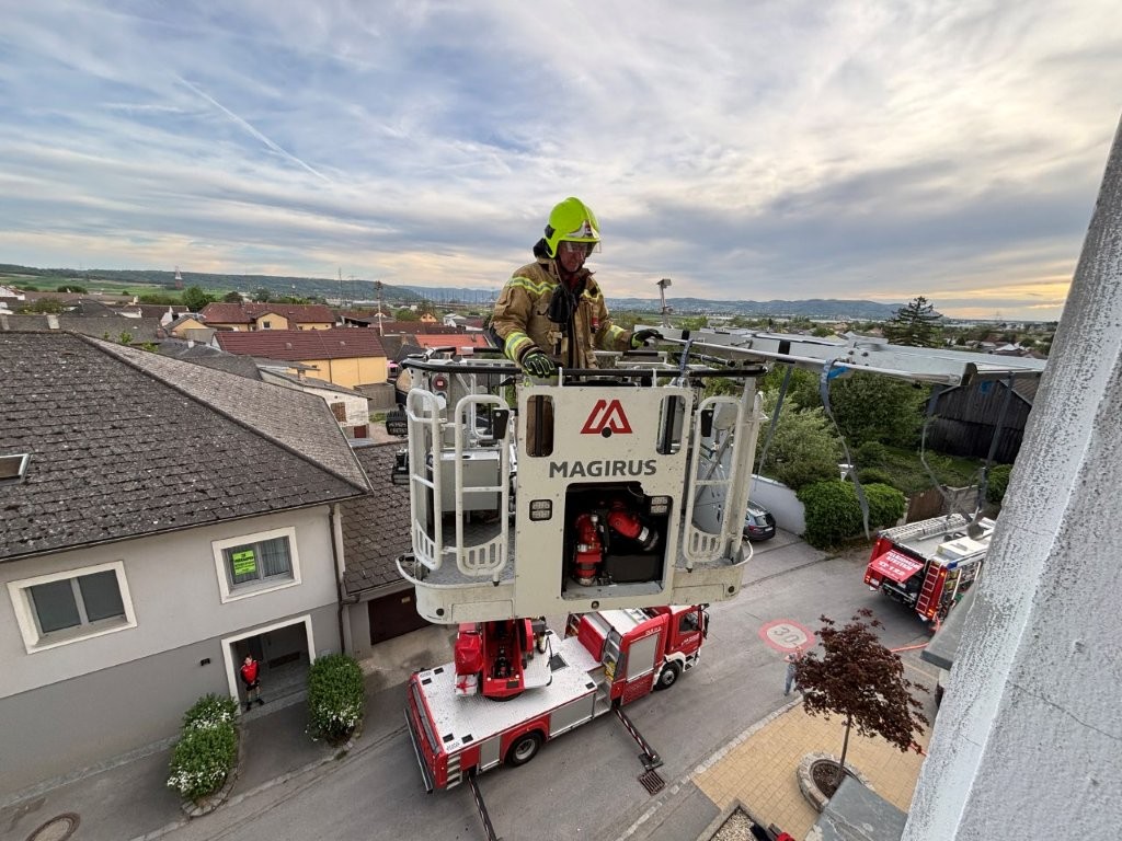 Branddienstübung Volksschule Stetten