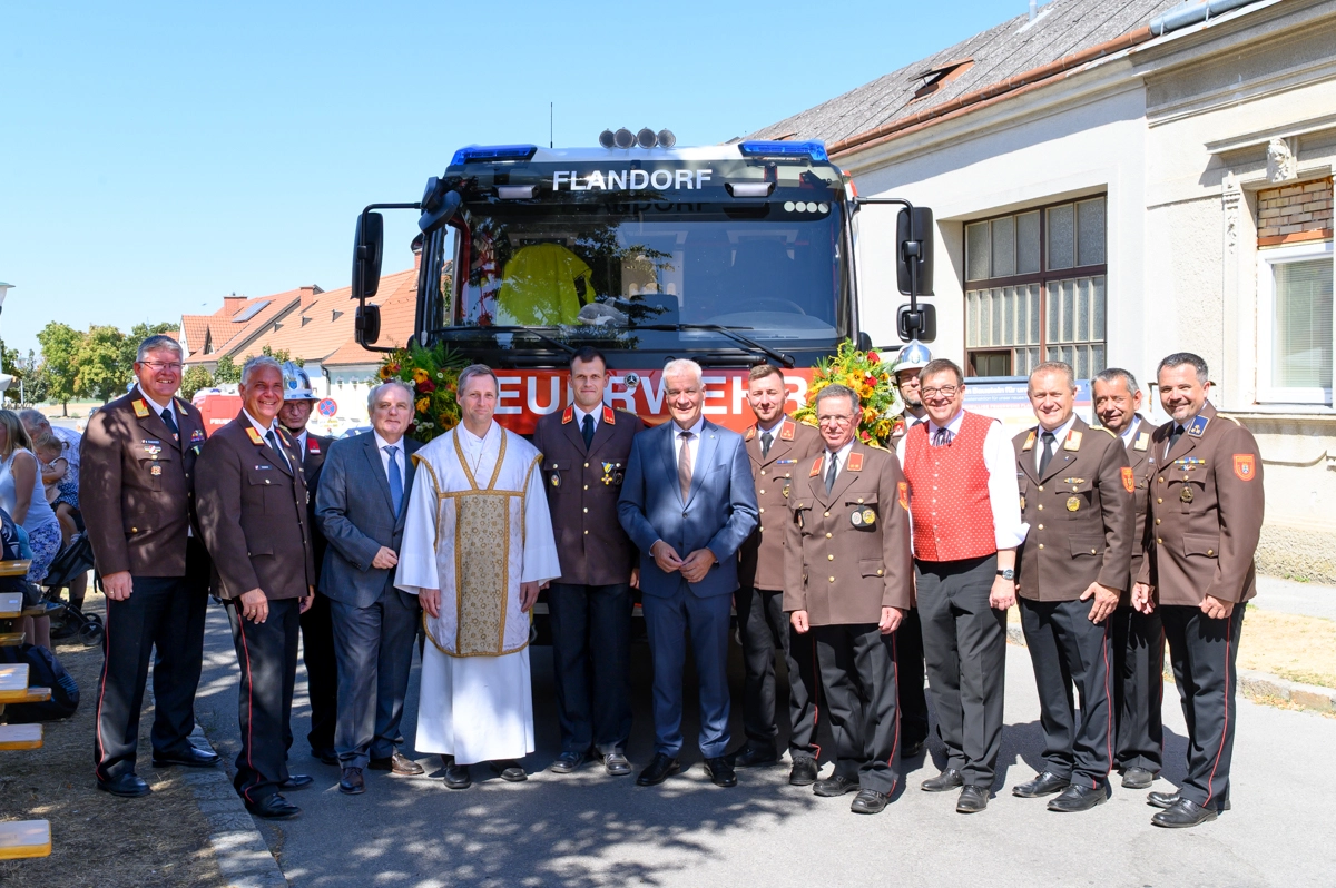 Jubiläumsfeier & Fahrzeugsegnung in Flandorf